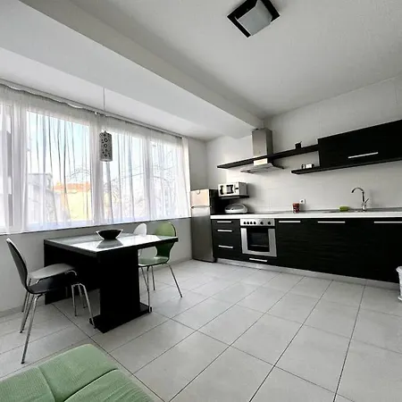 Living Apartment *